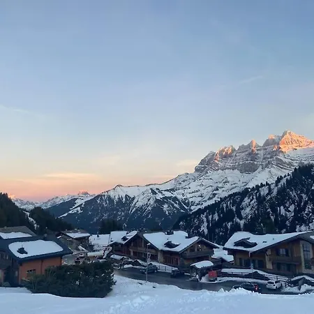 2 Bedroom Apartment, Ski-in/ski-out In *
